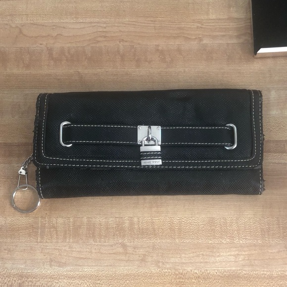 2 Nine West Trifold Wallets - Picture 2 of 13